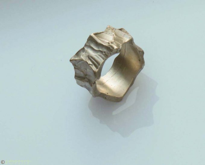 RopeSea-Handmade-sculpted-breakwater-rock-18k-gold-ring-jewelry-get th-sea-water-movement-and-textures-feeling-Unique-nautical-jewelry