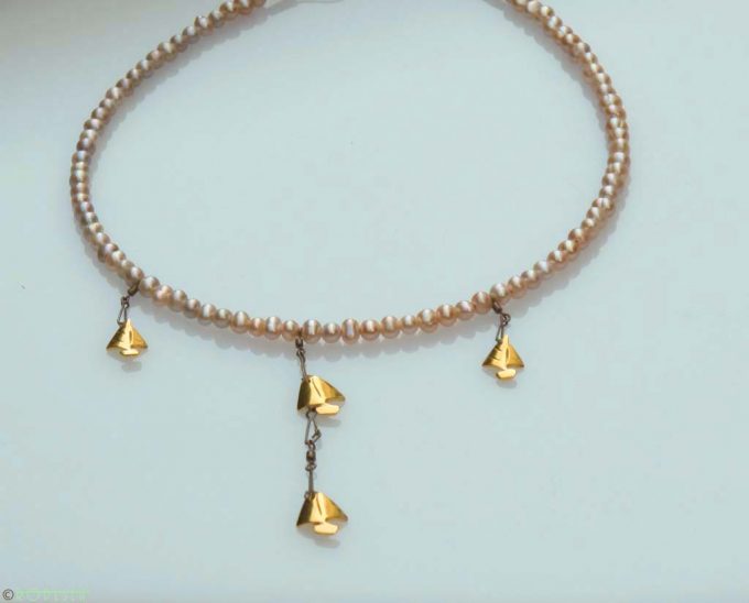 Mauve pearls 4 gold sailing boat - Image 5