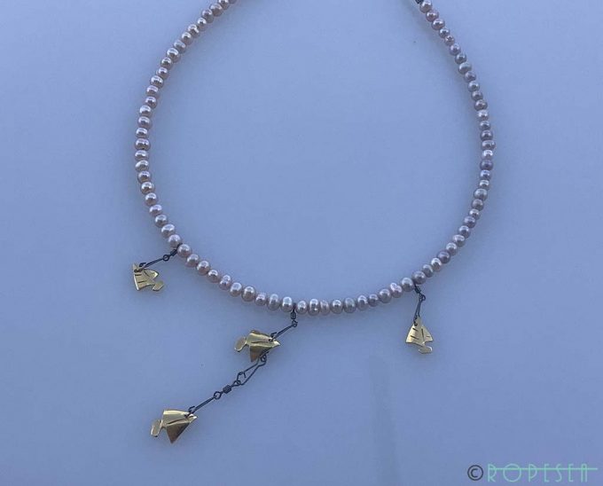 Mauve pearls 4 gold sailing boat - Image 3