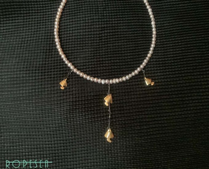 Mauve pearls 4 gold sailing boat - Image 6