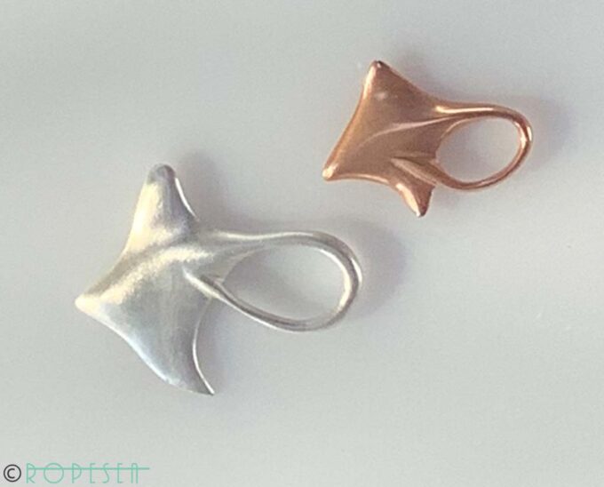manta ray deepsea necklace - Image 2